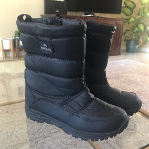 Magellan snow boots size 6